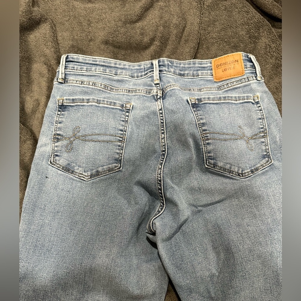 DENIZEN Levi's Women's High-Rise Sculpting Straight Jeans - Seaside Fade Size 10 - Picture 5 of 10